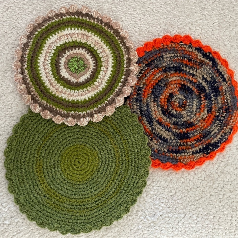 SET OF 3 VINTAGE HANDMADE CROCHET POT HOLDER TRIVITS